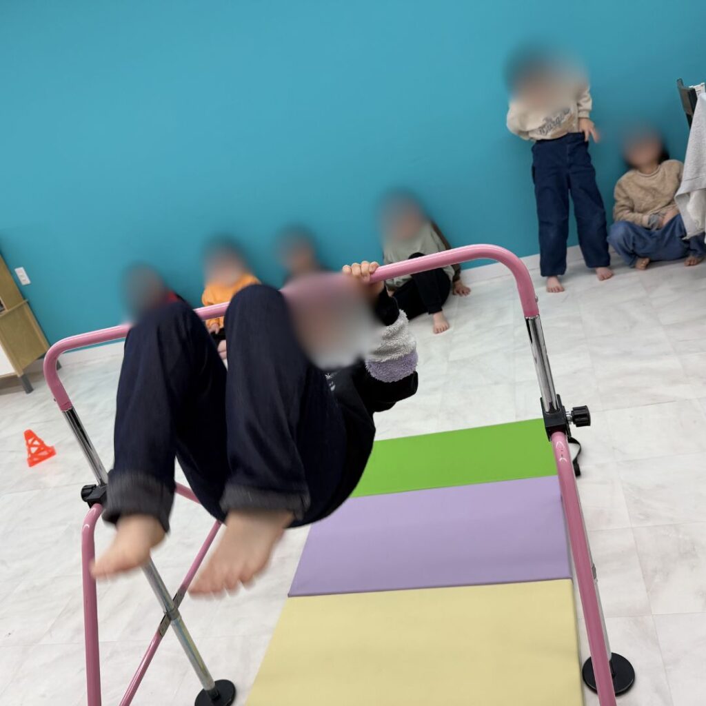 一歩ずつ前へ♪鉄棒チャレンジの日