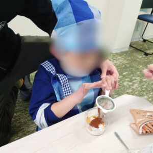 ひんやり甘い♪ヨーグルトティラミス作り