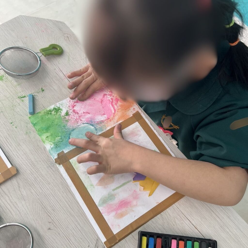 折り紙とパステルで彩るチューリップ🌷