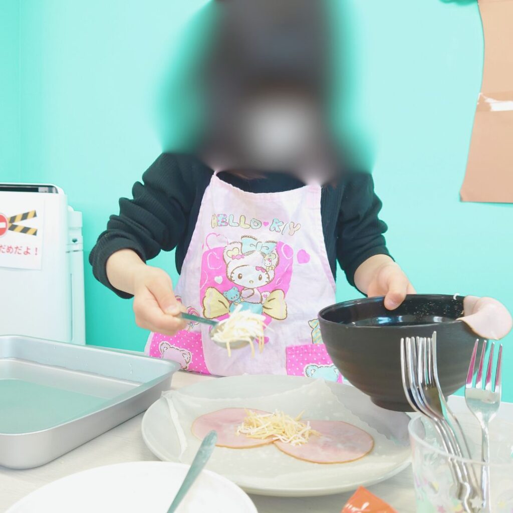 みんなで楽しく♪ハムチーズブリトーづくり体験