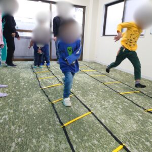 元気いっぱい！体あそびでのびのびチャレンジ♪