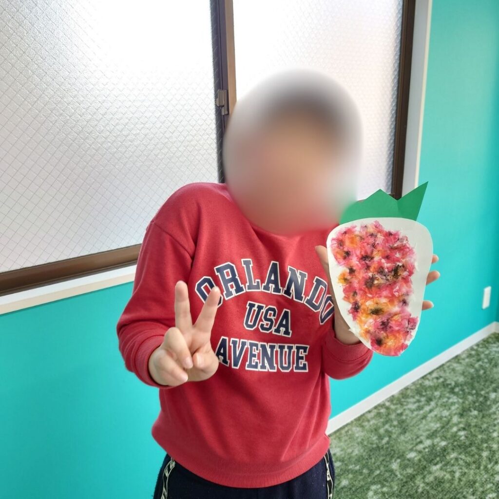 にじみを楽しむ♪春のいちごアート作り🍓