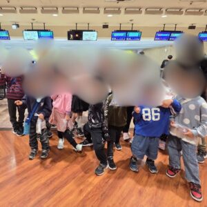 コツをつかんで笑顔いっぱい！みんなでボウリング🎳
