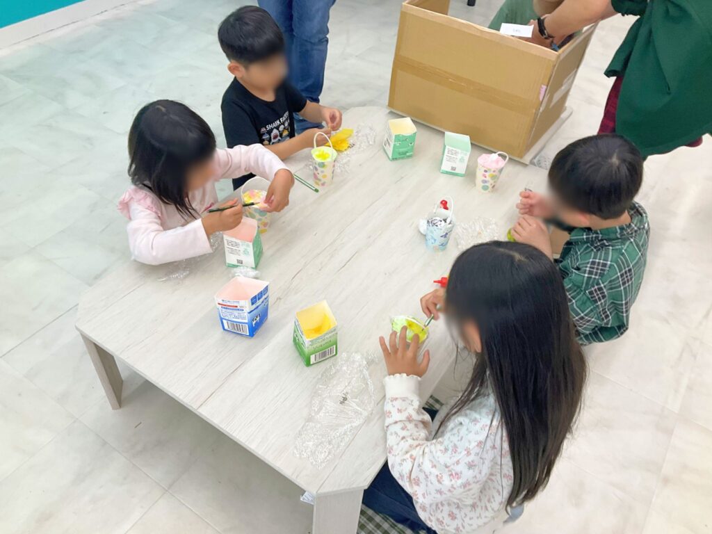 紙コップが大変身♪春色のお花かごづくり