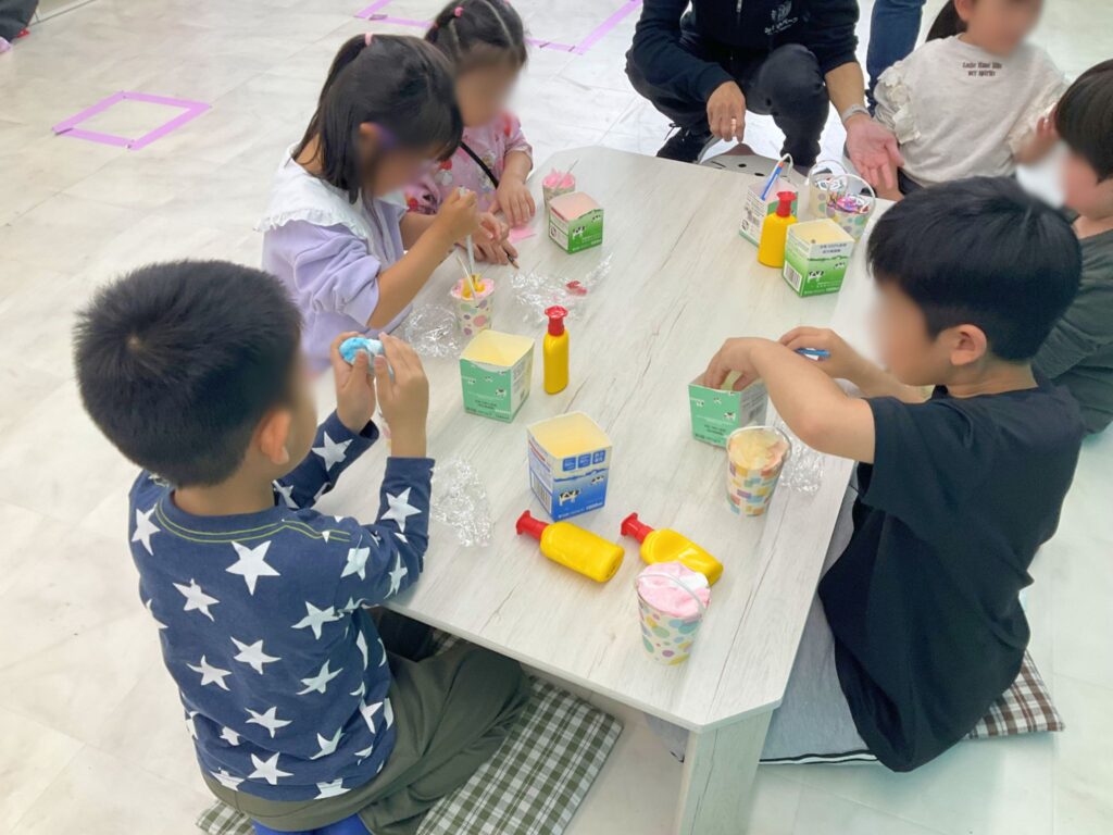 紙コップでお花かご作り