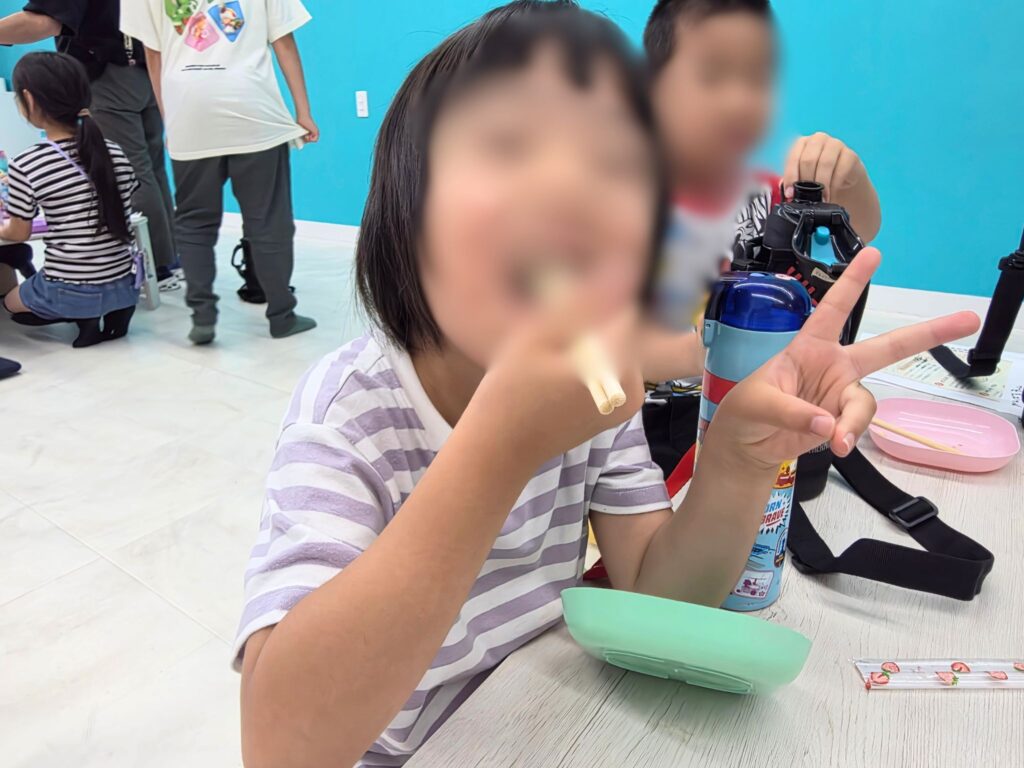 チヂミを食べる