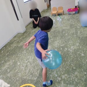 ペットボトルボウリングで遊ぼう♪