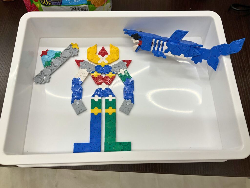 ラキューをしている