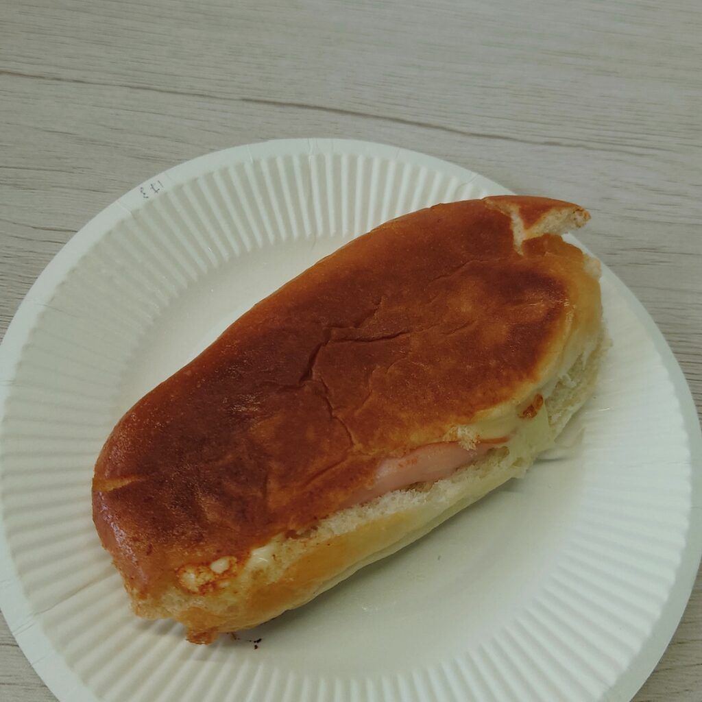 ロールパンでパニーニを作ろう！